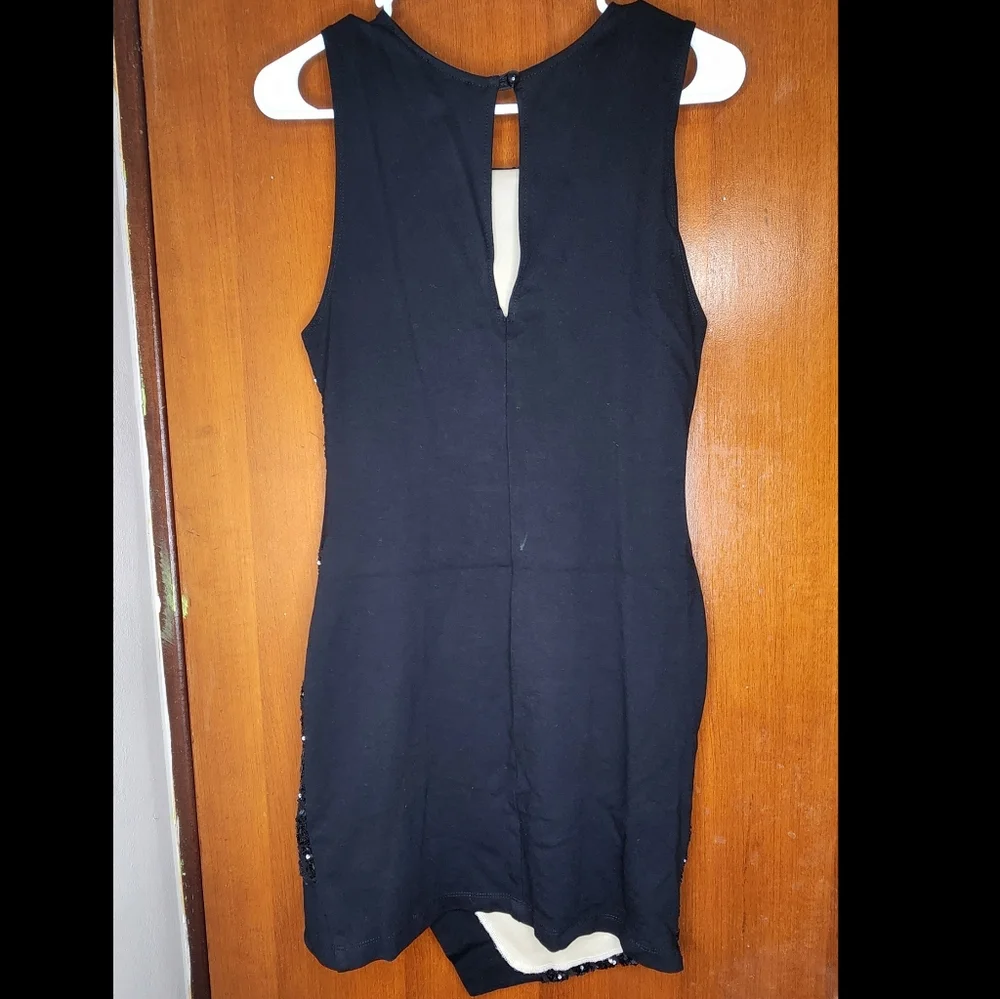 Dress - Picture 2 of 8